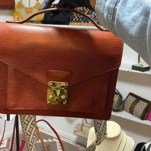 GUC Authentic Louis Vuitton Epi Monceau, no shoulder strap